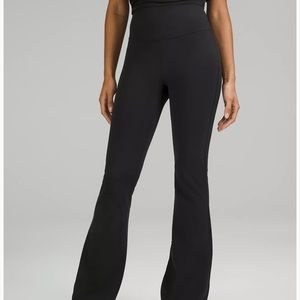 Lululemon groove Super-High-Rise Flared Pant